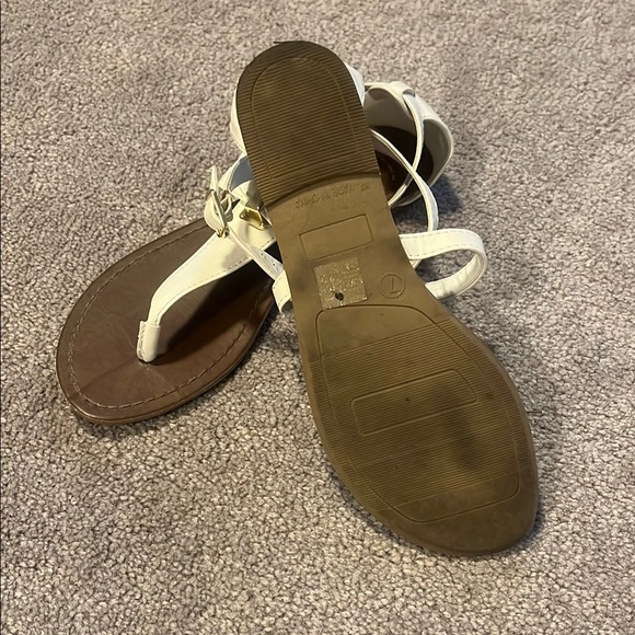 Bundle! GAP White and Brown Sandals with Bow Detail - Picture 2 of 2